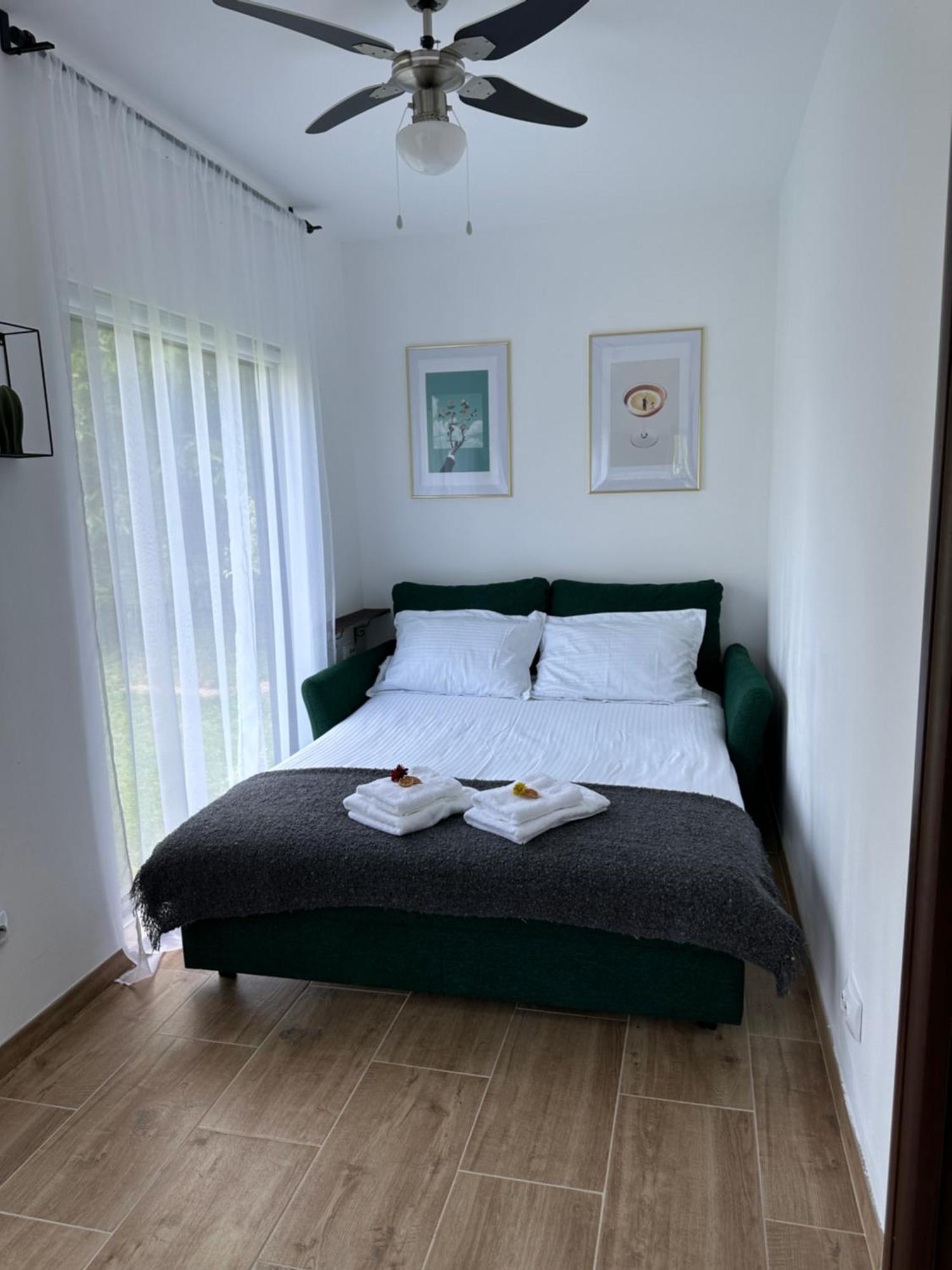 Casa De Pe Un Deal-Provita De Sus-Prahova Luaran gambar